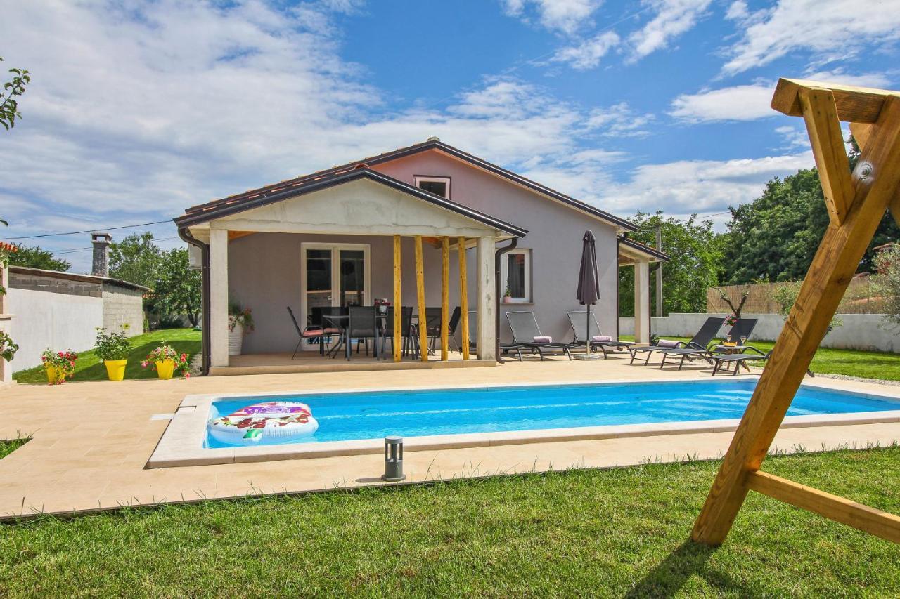 Natascha In Pamici - Haus Fuer 6 Personen Villa Žminj Екстериор снимка