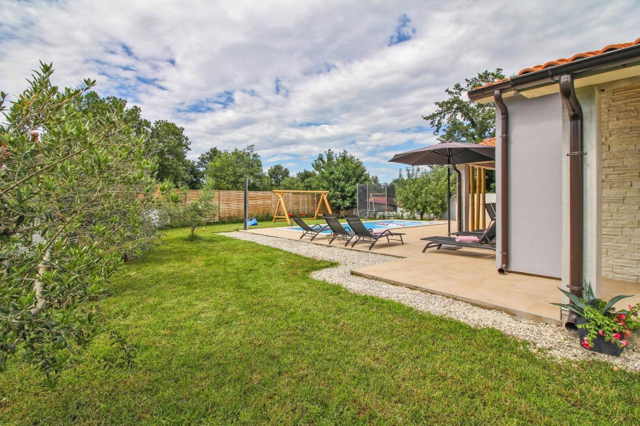 Natascha In Pamici - Haus Fuer 6 Personen Villa Žminj Екстериор снимка