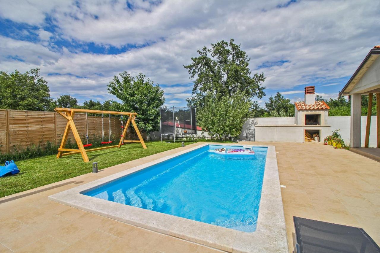 Natascha In Pamici - Haus Fuer 6 Personen Villa Žminj Екстериор снимка