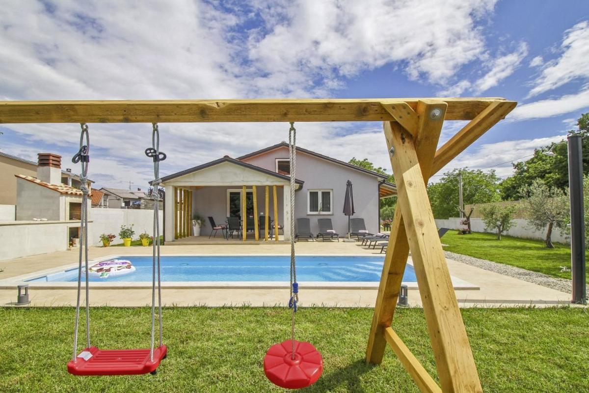 Natascha In Pamici - Haus Fuer 6 Personen Villa Žminj Екстериор снимка
