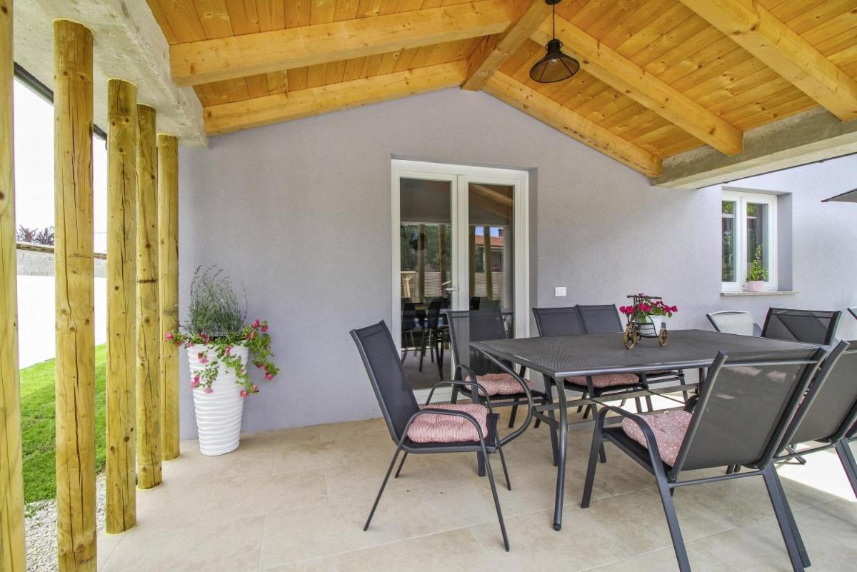 Natascha In Pamici - Haus Fuer 6 Personen Villa Žminj Екстериор снимка