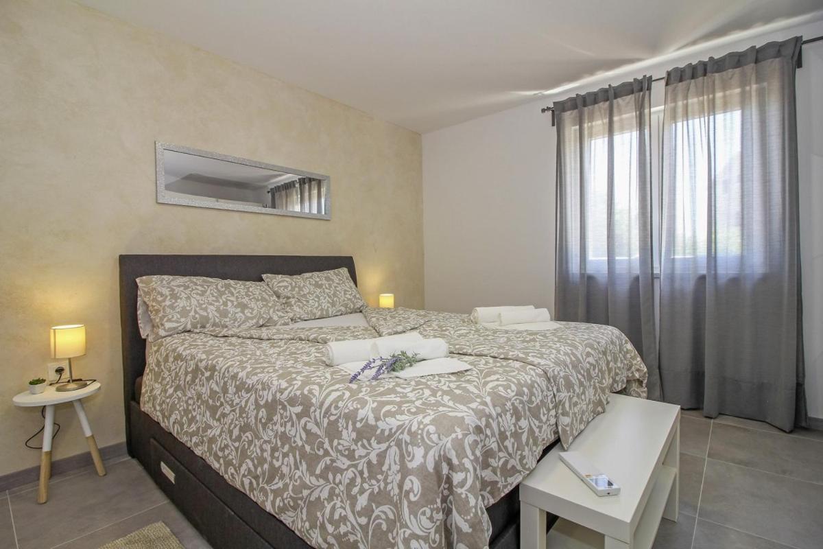 Natascha In Pamici - Haus Fuer 6 Personen Villa Žminj Екстериор снимка