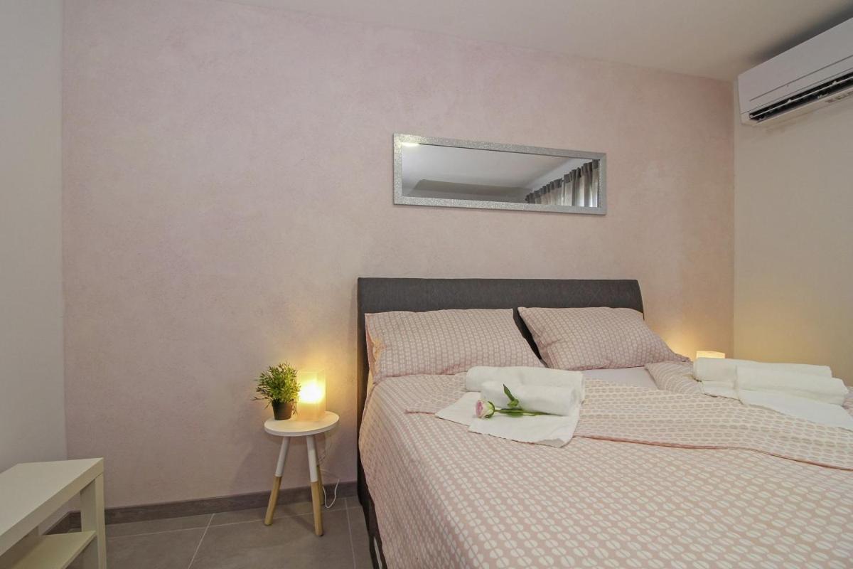 Natascha In Pamici - Haus Fuer 6 Personen Villa Žminj Екстериор снимка