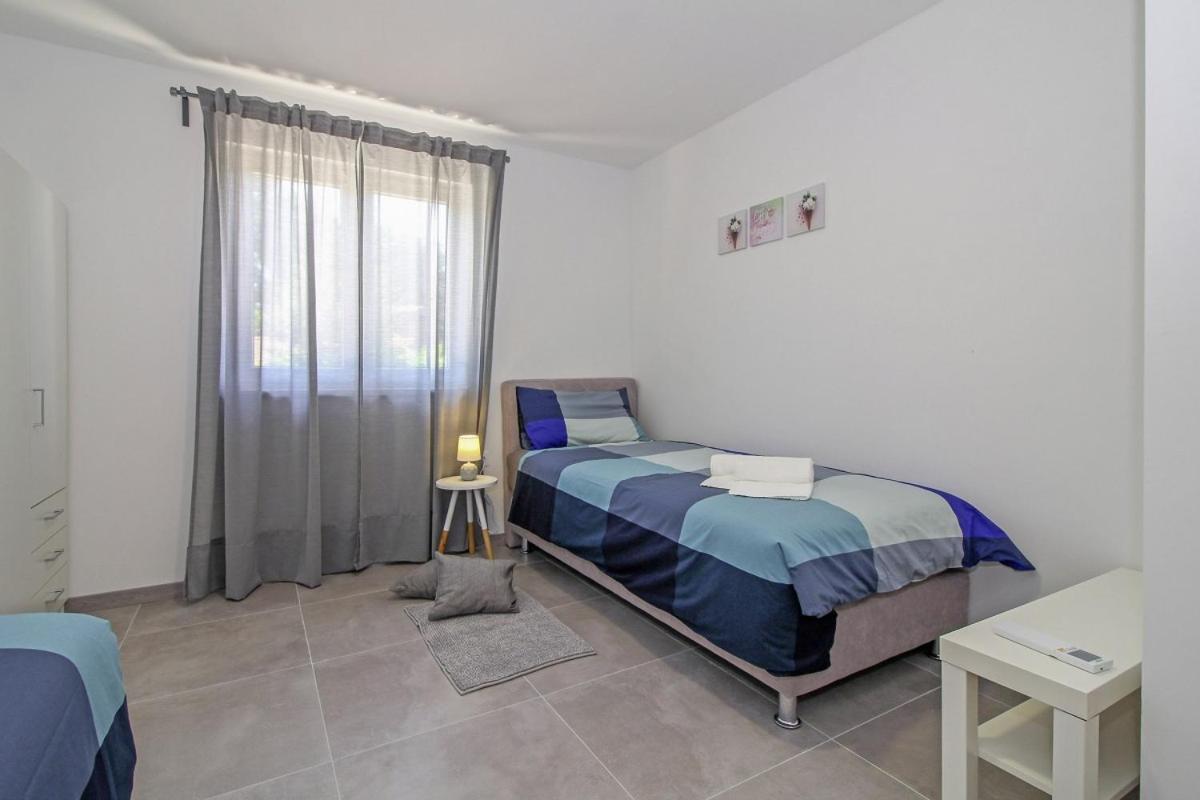 Natascha In Pamici - Haus Fuer 6 Personen Villa Žminj Екстериор снимка